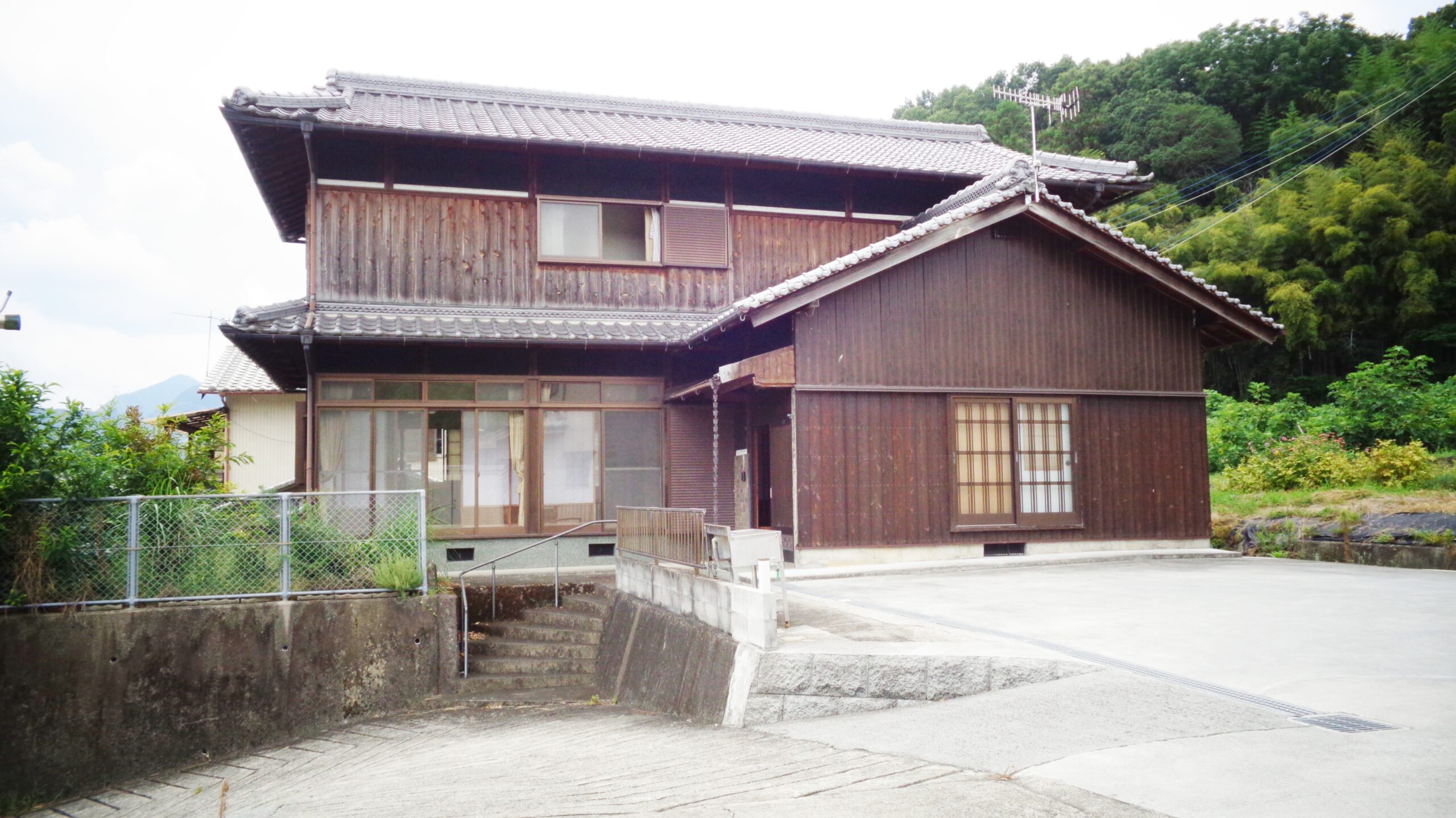 高野口町名倉外観